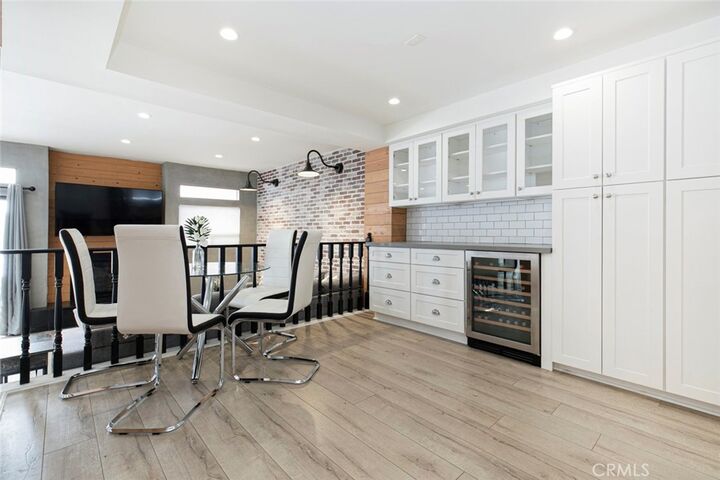 Property Photo: 11911 Magnolia Boulevard 19 CA 91607