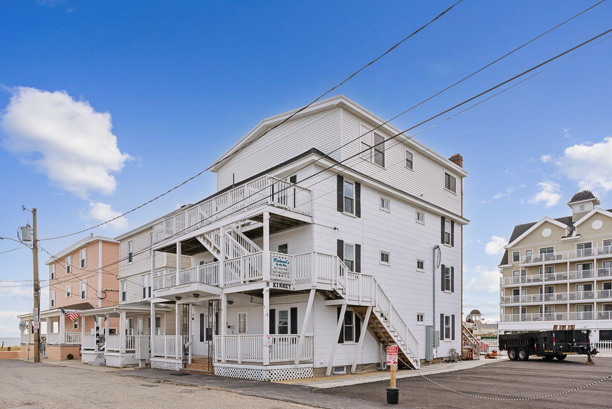 Property Photo: 5 Kinney Avenue 201 ME 04064