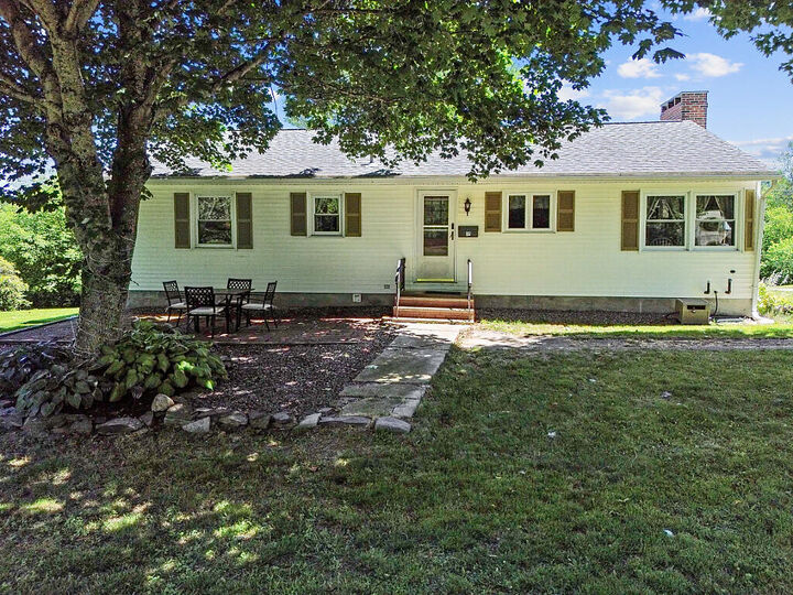 27 Park Street  Farmingdale ME 04344 photo