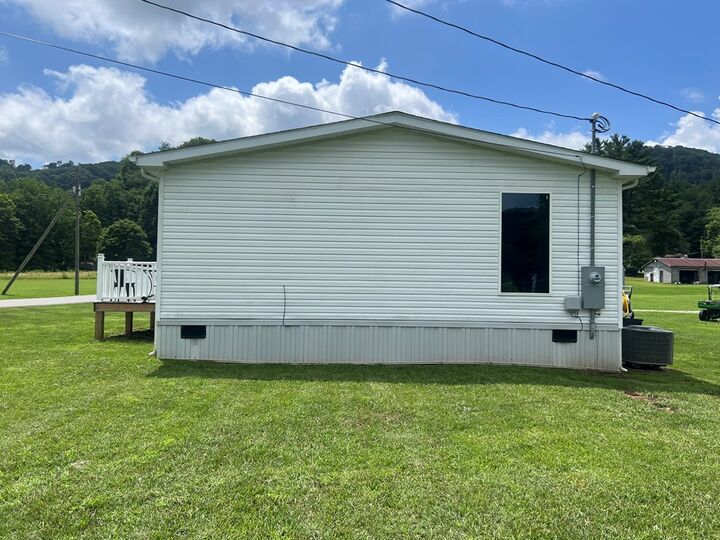 Property Photo: 210 Lee Street VA 24605