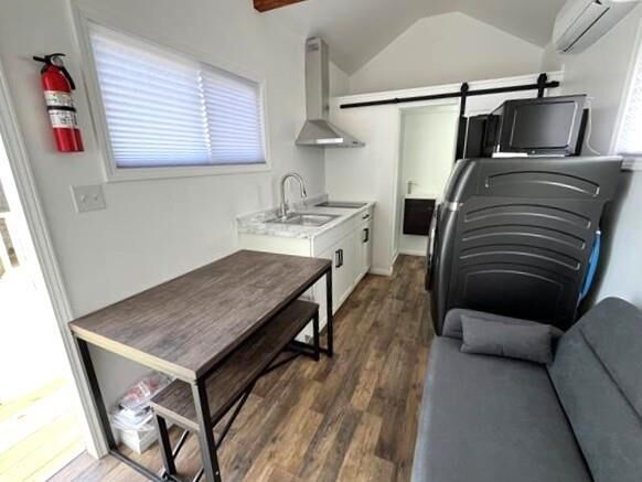 Property Photo: 708 E First Street LA 70037