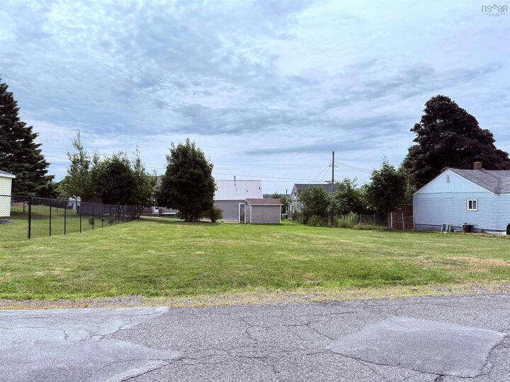Property Photo:  169 Chestnut Street  NS B0K 1H0 