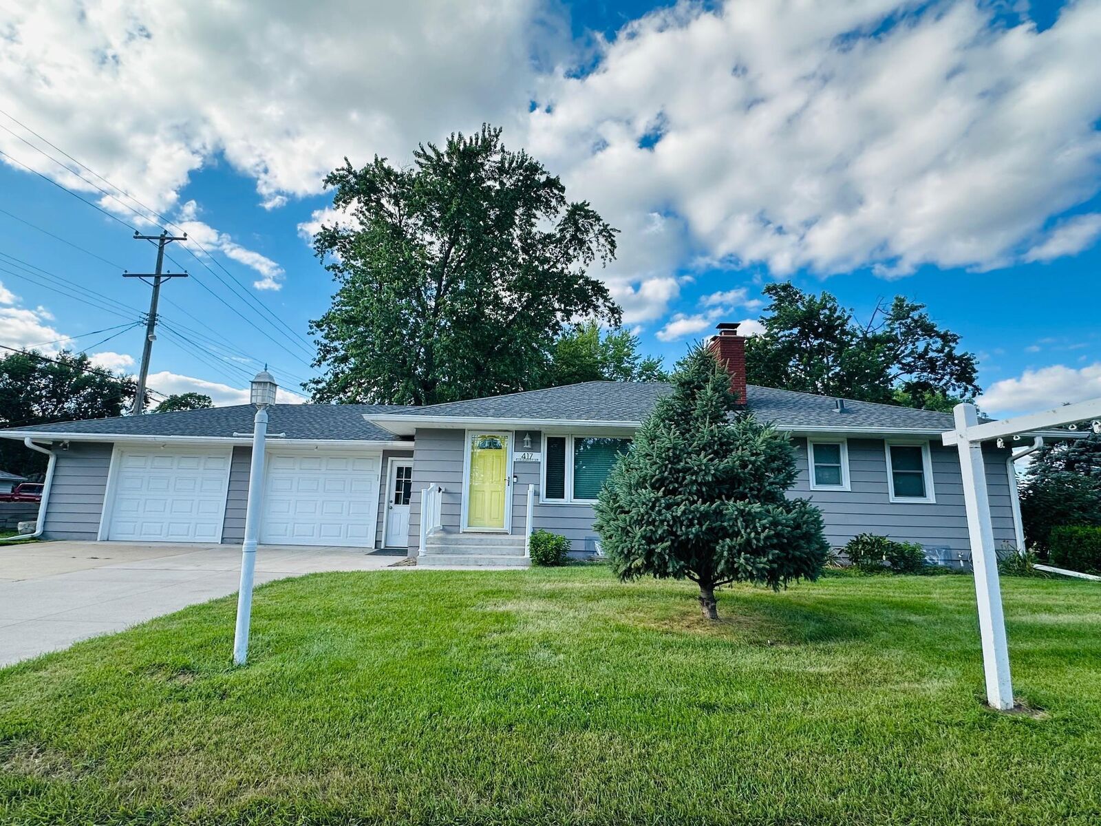Property Photo: 417 4th Street NE MN 55369
