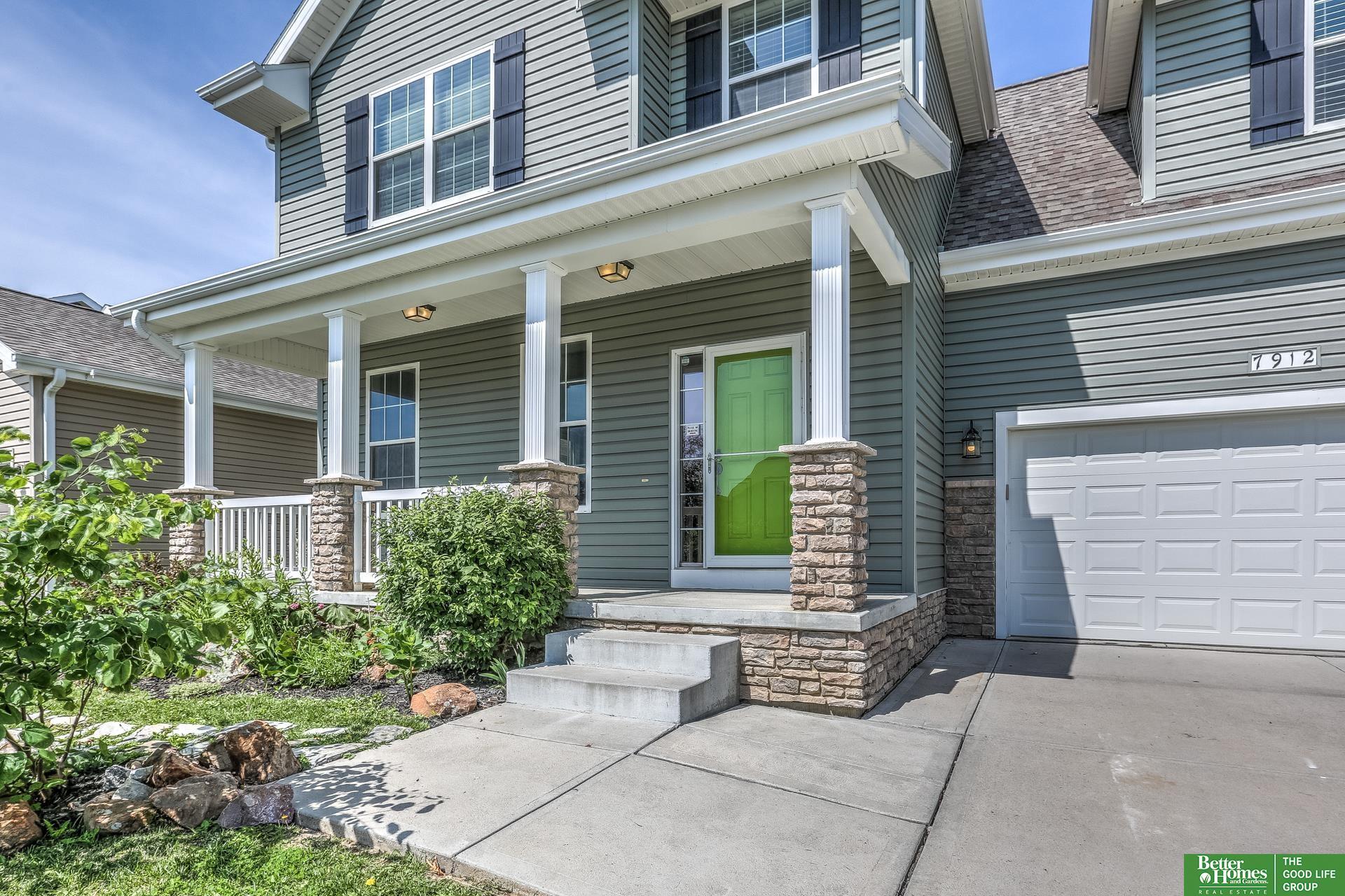 Property Photo: 7912 S 184th Terrace NE 68136