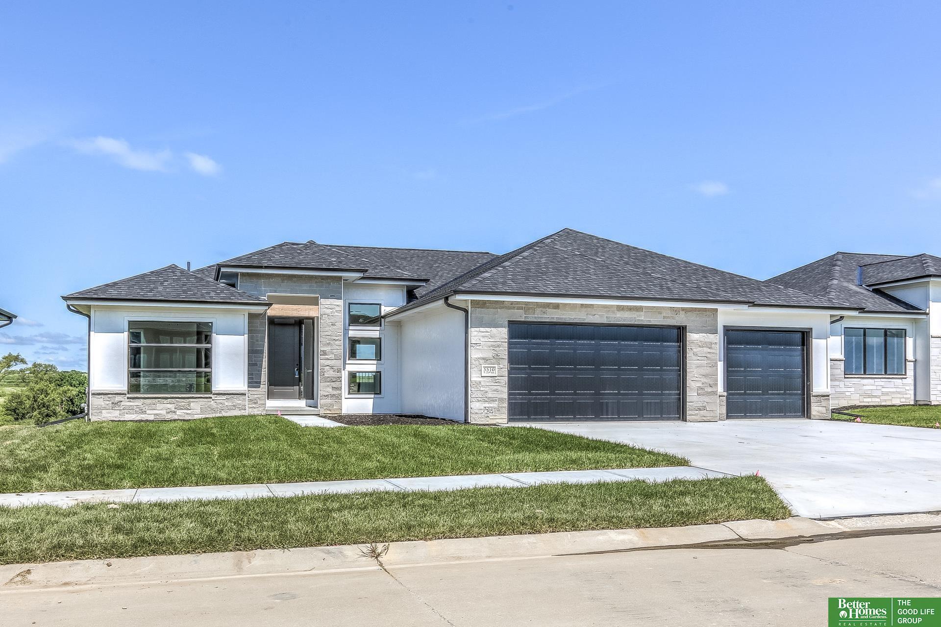 Property Photo:  5510 N 213th Avenue  NE 68022 