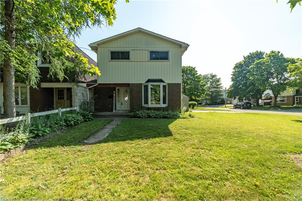 Property Photo: 4 Tamarack Court ON N3C 3A8