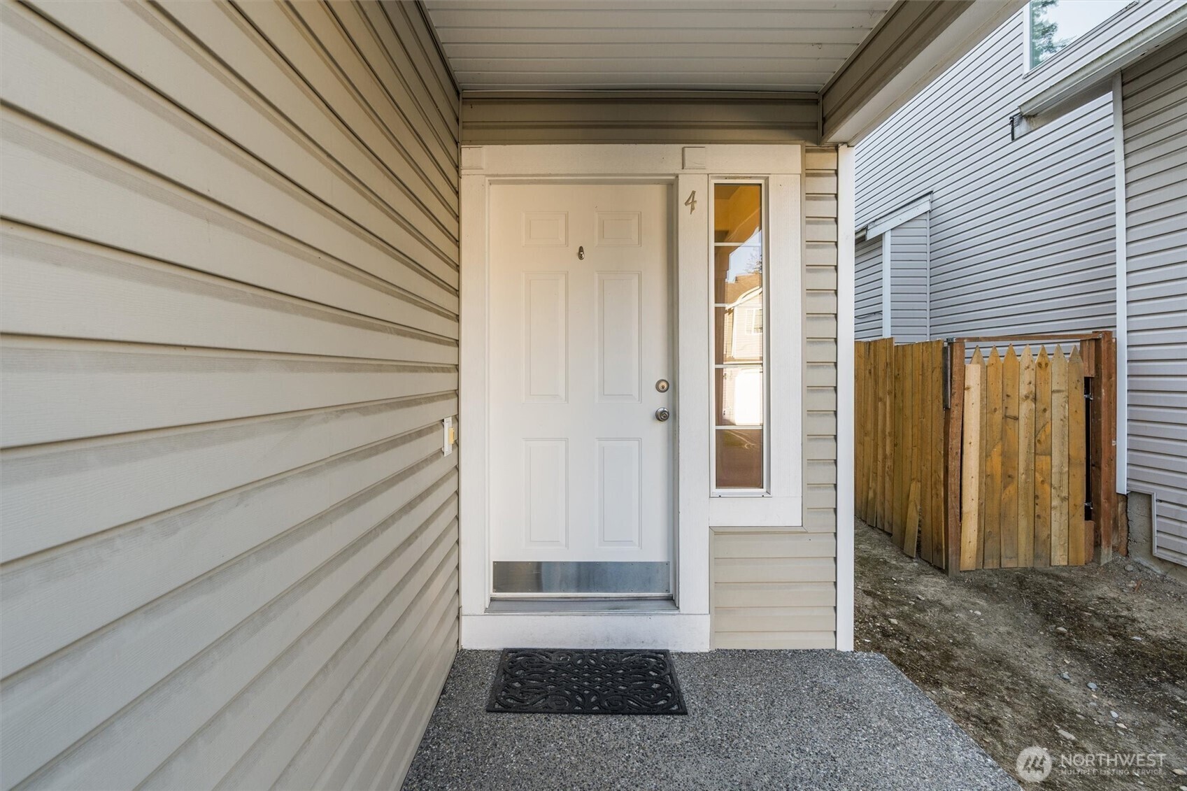 Property Photo:  2903  Gibson Road 4  WA 98204 