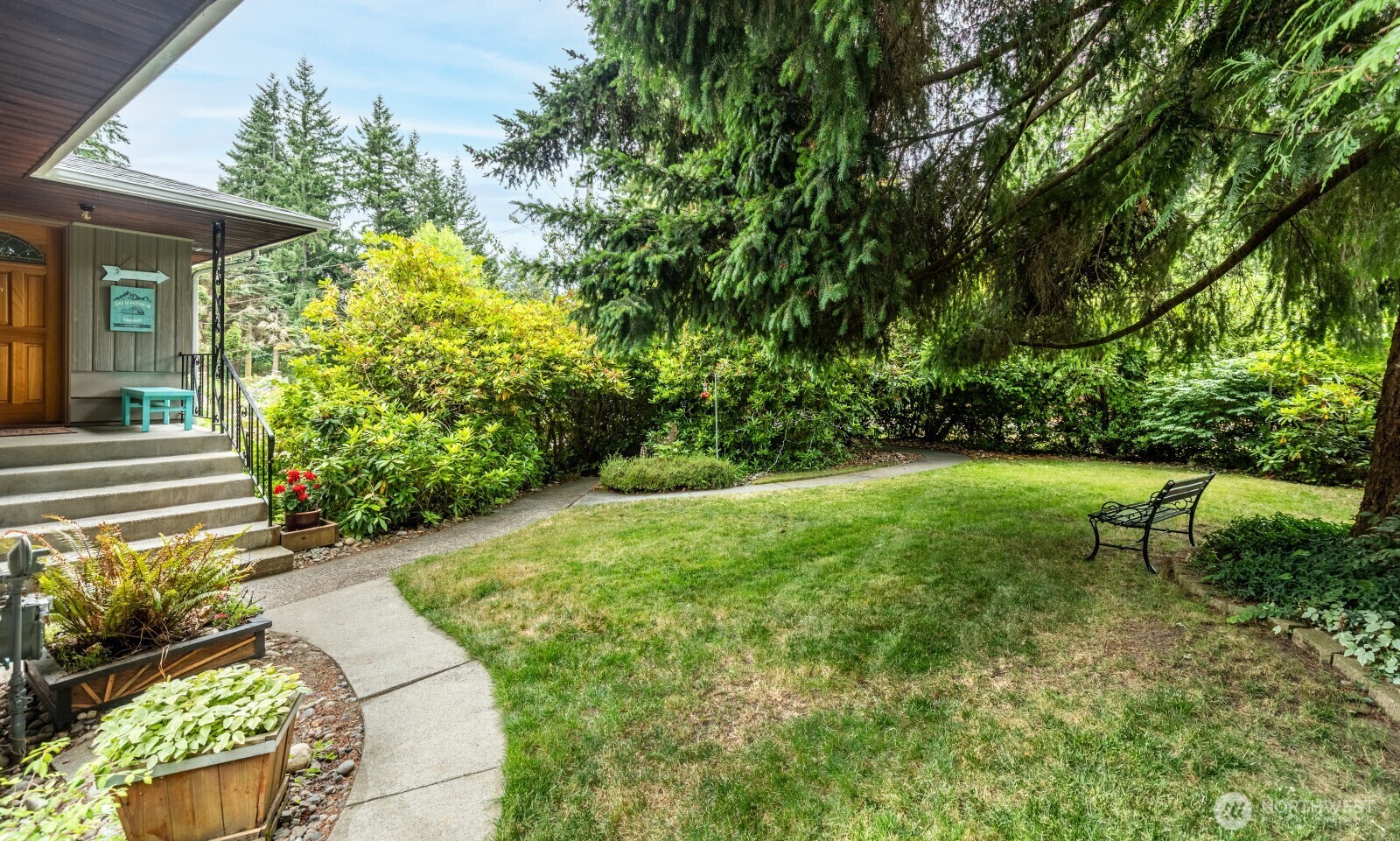 Property Photo:  22531  92 Avenue W  WA 98020 