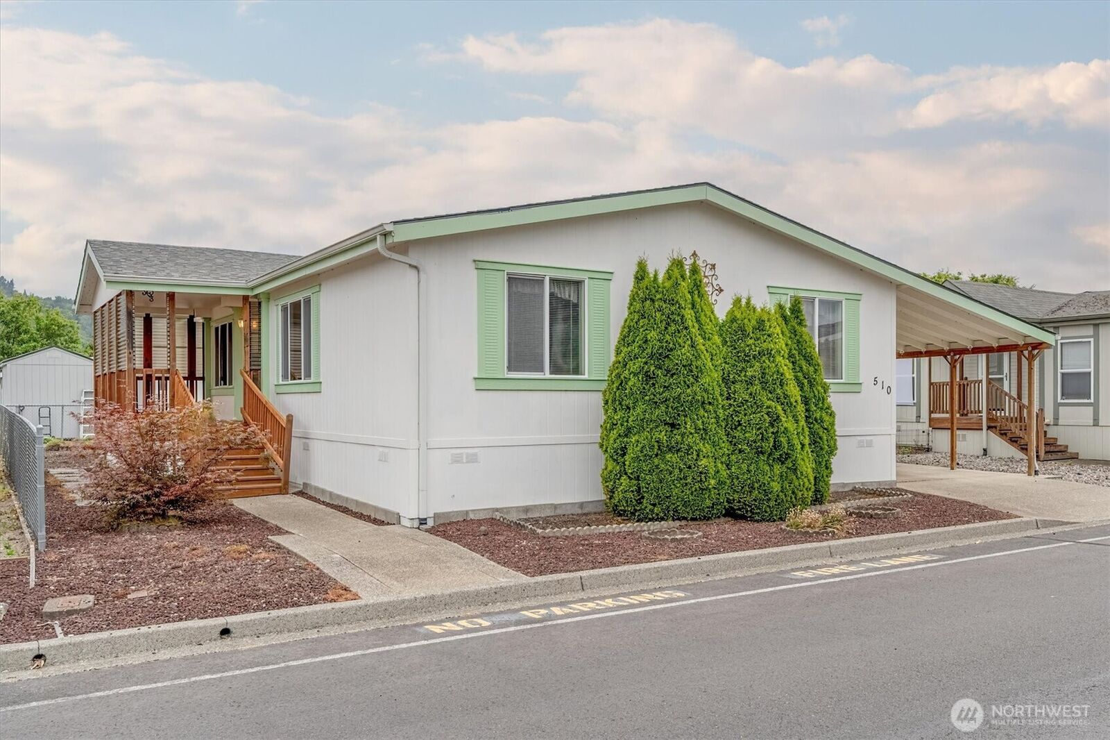 Property Photo:  510  Mallard Lane  WA 98632 
