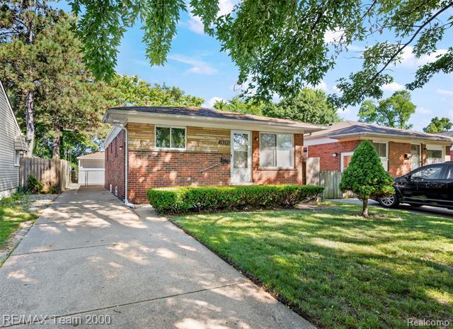 Property Photo:  18285 Robert Street  MI 48122 
