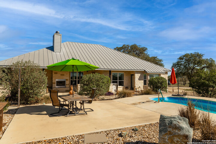 Property Photo: 724 Thomas Rd TX 78065