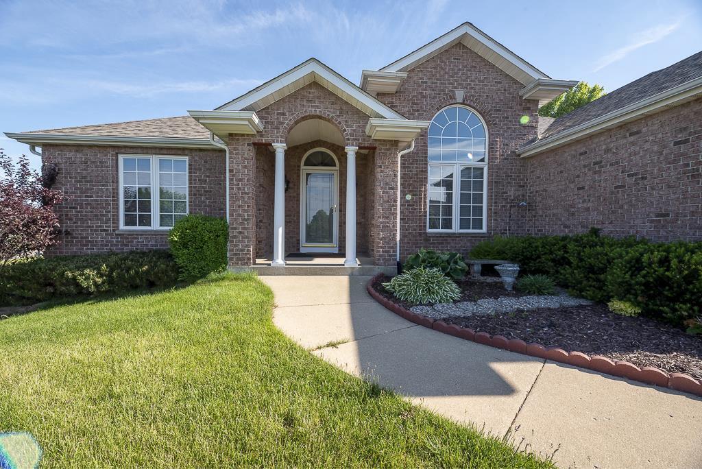 Property Photo:  664 Elberon Way  IL 61073 