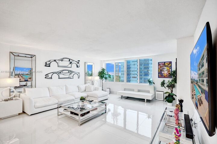 Property Photo: 5401 Collins Ave 334 FL 33140