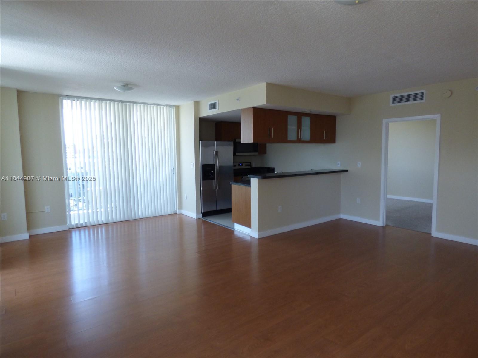 Property Photo:  601 NE 23rd St 1105  FL 33137 