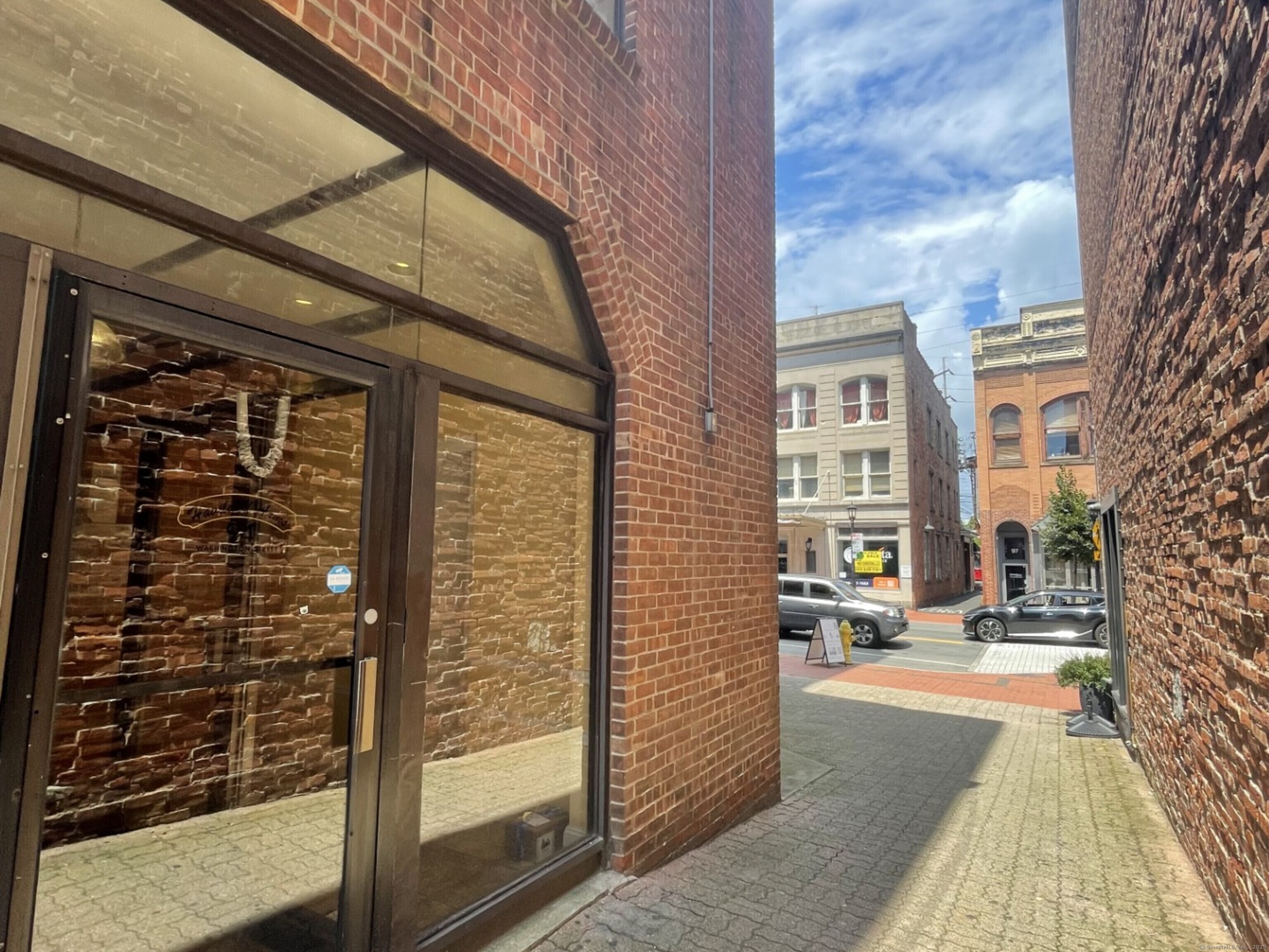 Property Photo: 94 Washington Street Apt 19 CT 06854