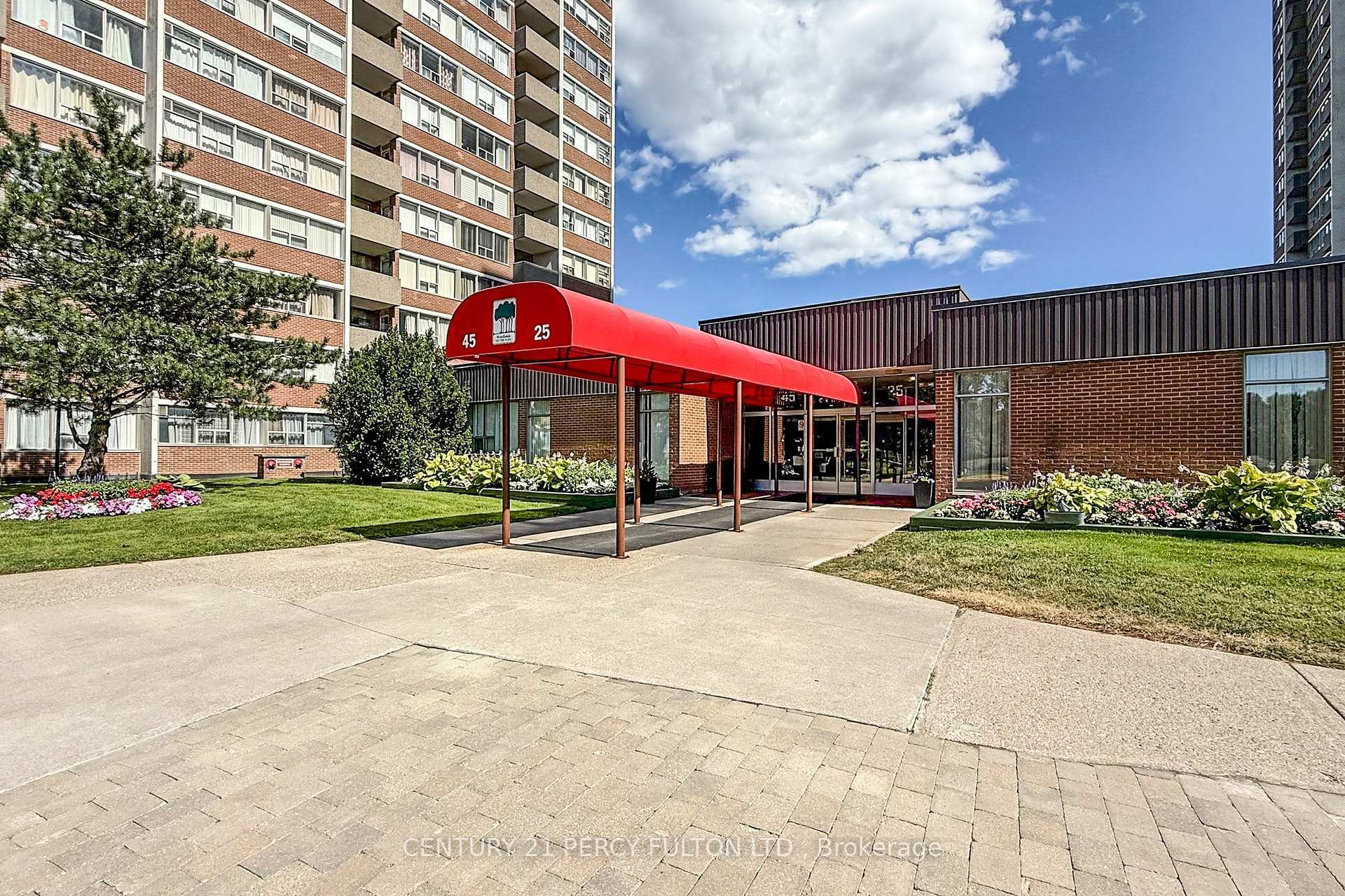 Property Photo: 45 Silver Springs Boulevard 1702 ON M1V 1R2