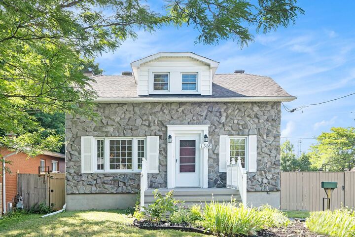 Property Photo: 1318 Brookline Avenue ON K1V 6S3