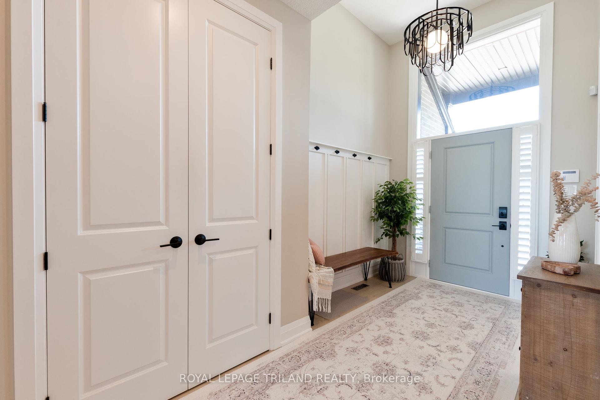 Property Photo: 383 Daventry Way 57 ON N0L 1R0