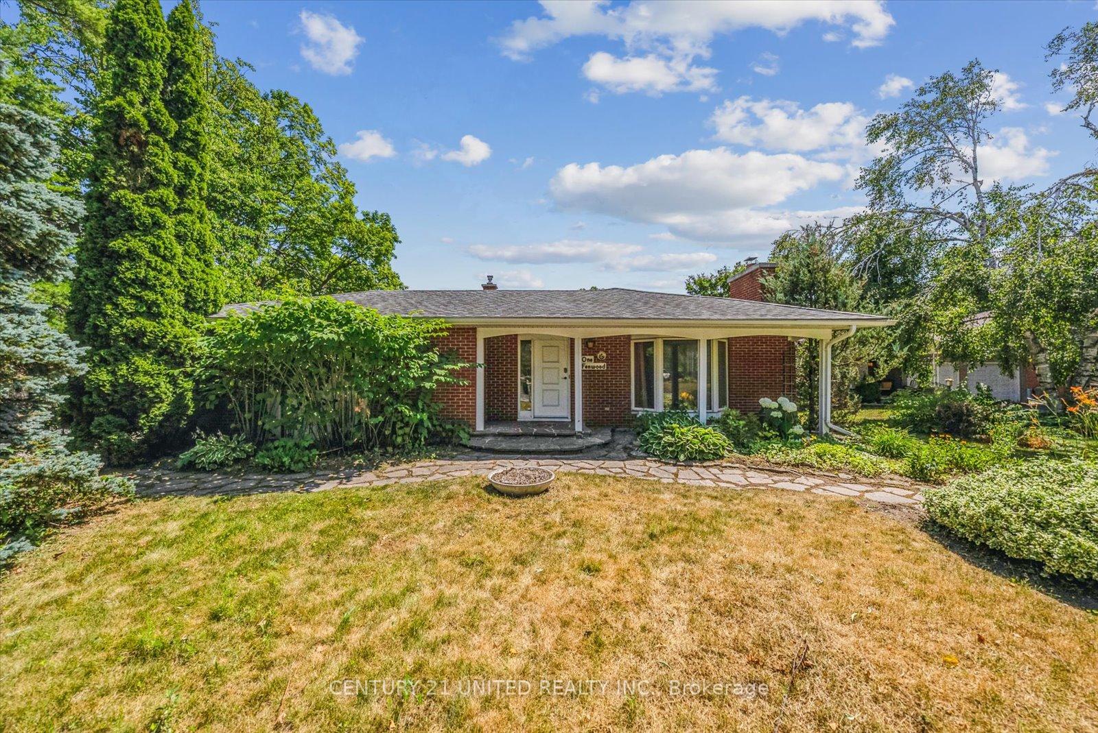 Property Photo: 1 Fenwood Circle ON K9J 6M4