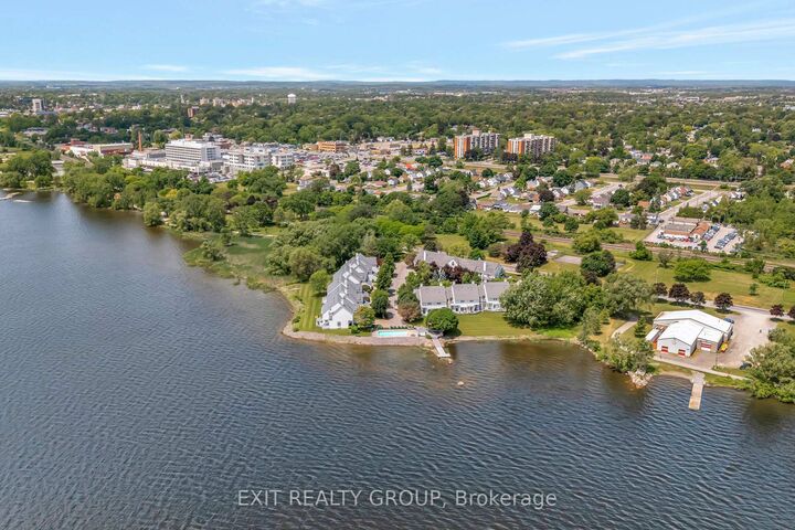 Photo de la propriété: 31 Keegan Parkway 13 ON K8N 5N7