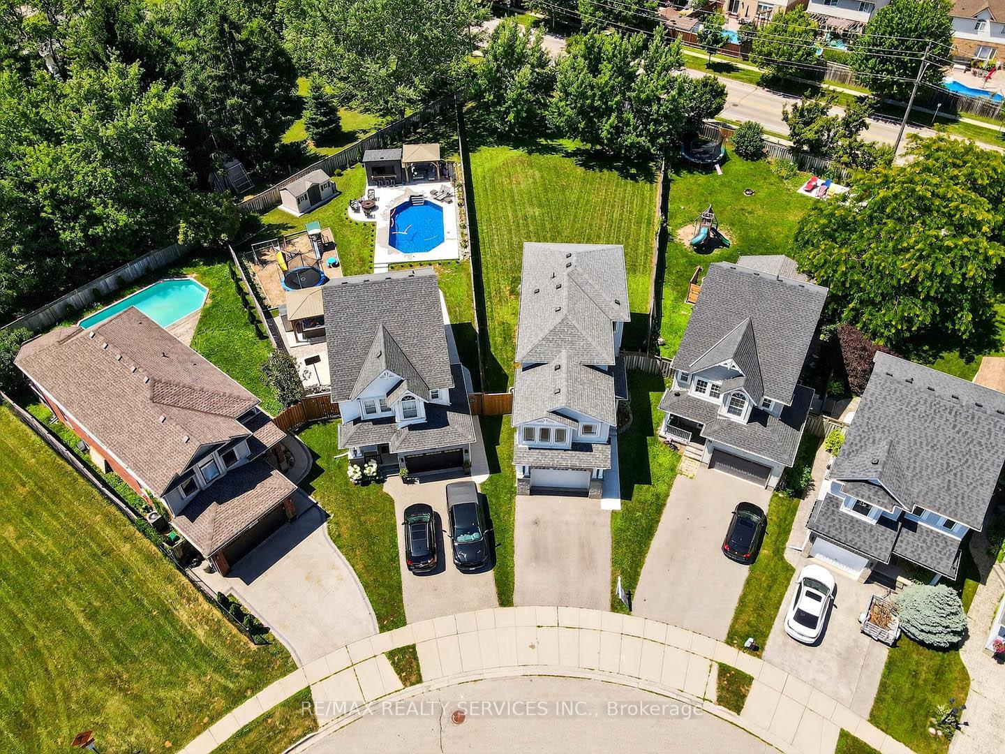 Property Photo: 28 Calvin Court ON N3C 4J5