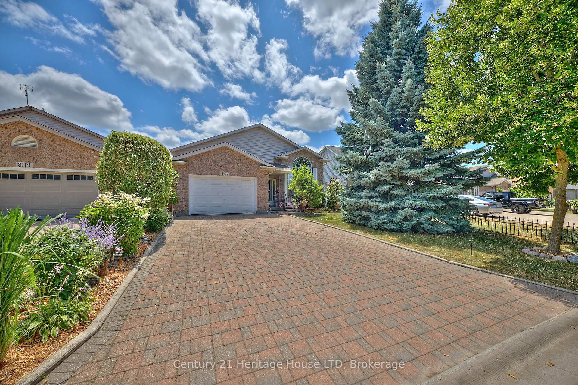 8122 Harvest Crescent  Niagara Falls ON L2H 3G3 photo