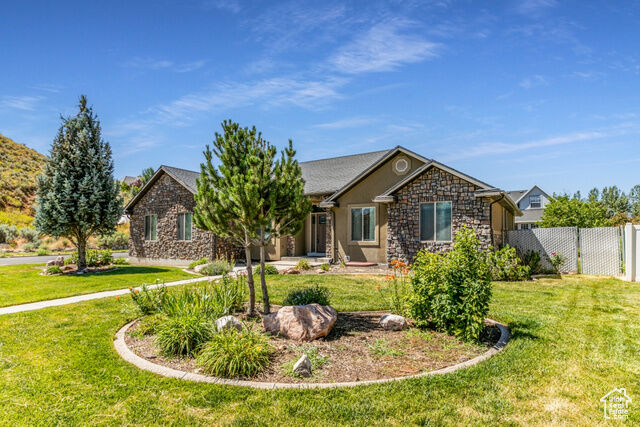 Property Photo:  192 S Finch Cir  UT 84050 