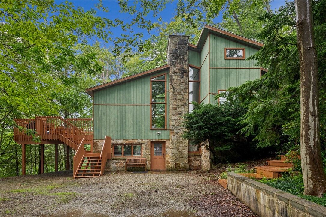 Property Photo:  114 Imperial Road  PA 15502 