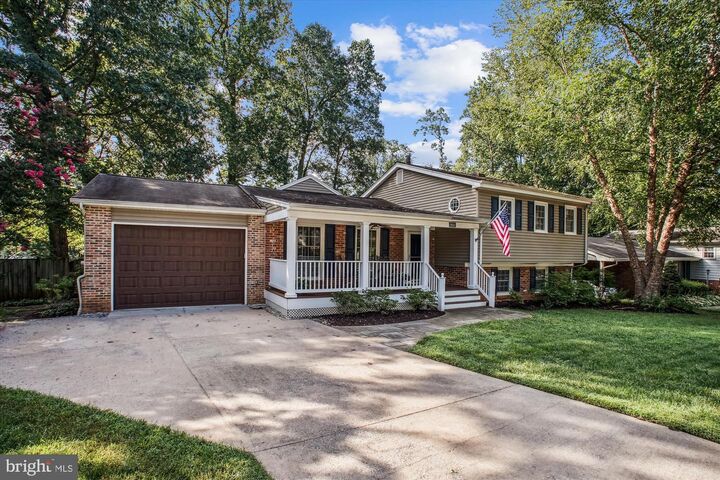 Property Photo:  9811 Hampton Lane  VA 22030 