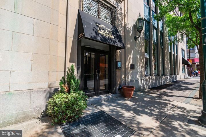 37 S 20th Street 4B  Philadelphia PA 19103 photo