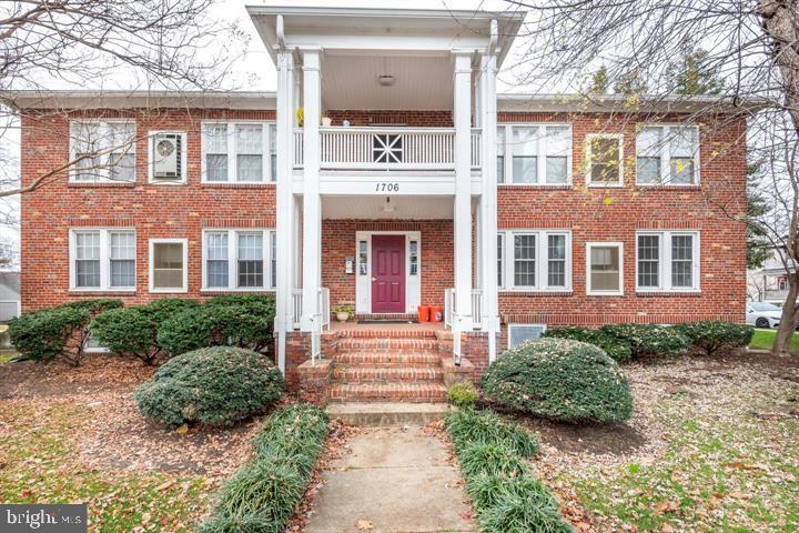 Property Photo: 1706 Dewitt Avenue A VA 22301
