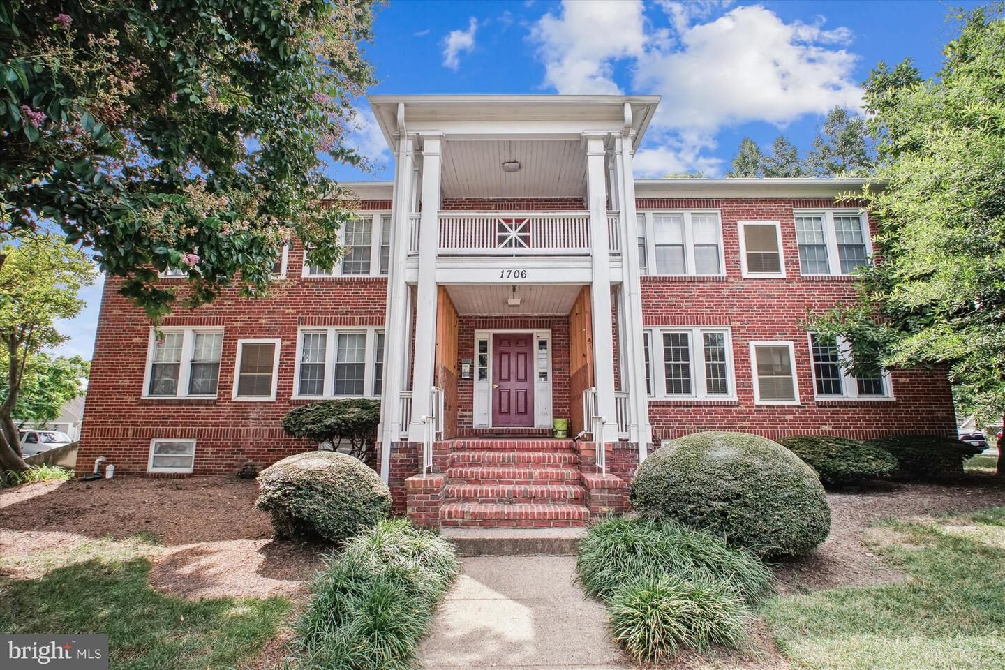 Property Photo: 1706 Dewitt Avenue A VA 22301