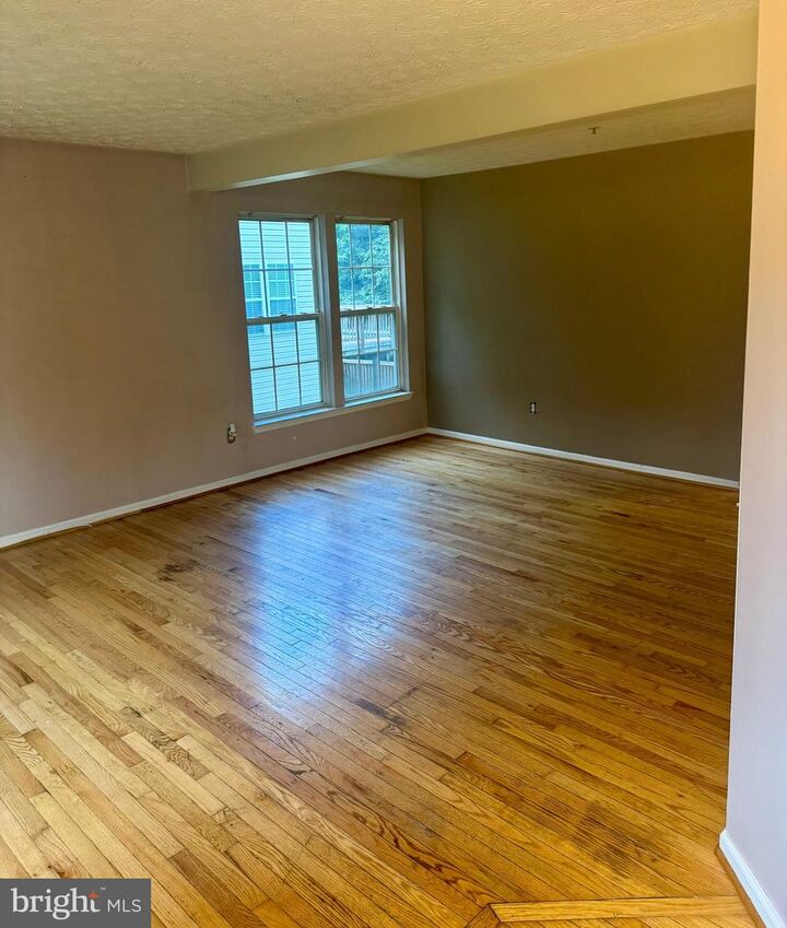 Property Photo: 2425 Green Leaf Terrace MD 20732