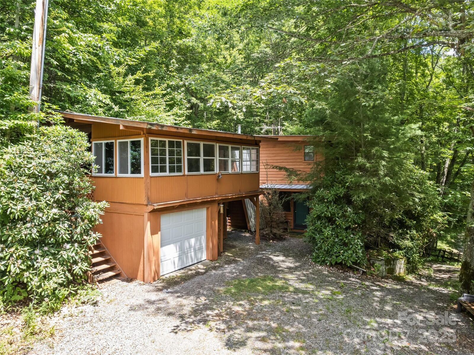 Property Photo: 1010 Autumn Drive NC 28751