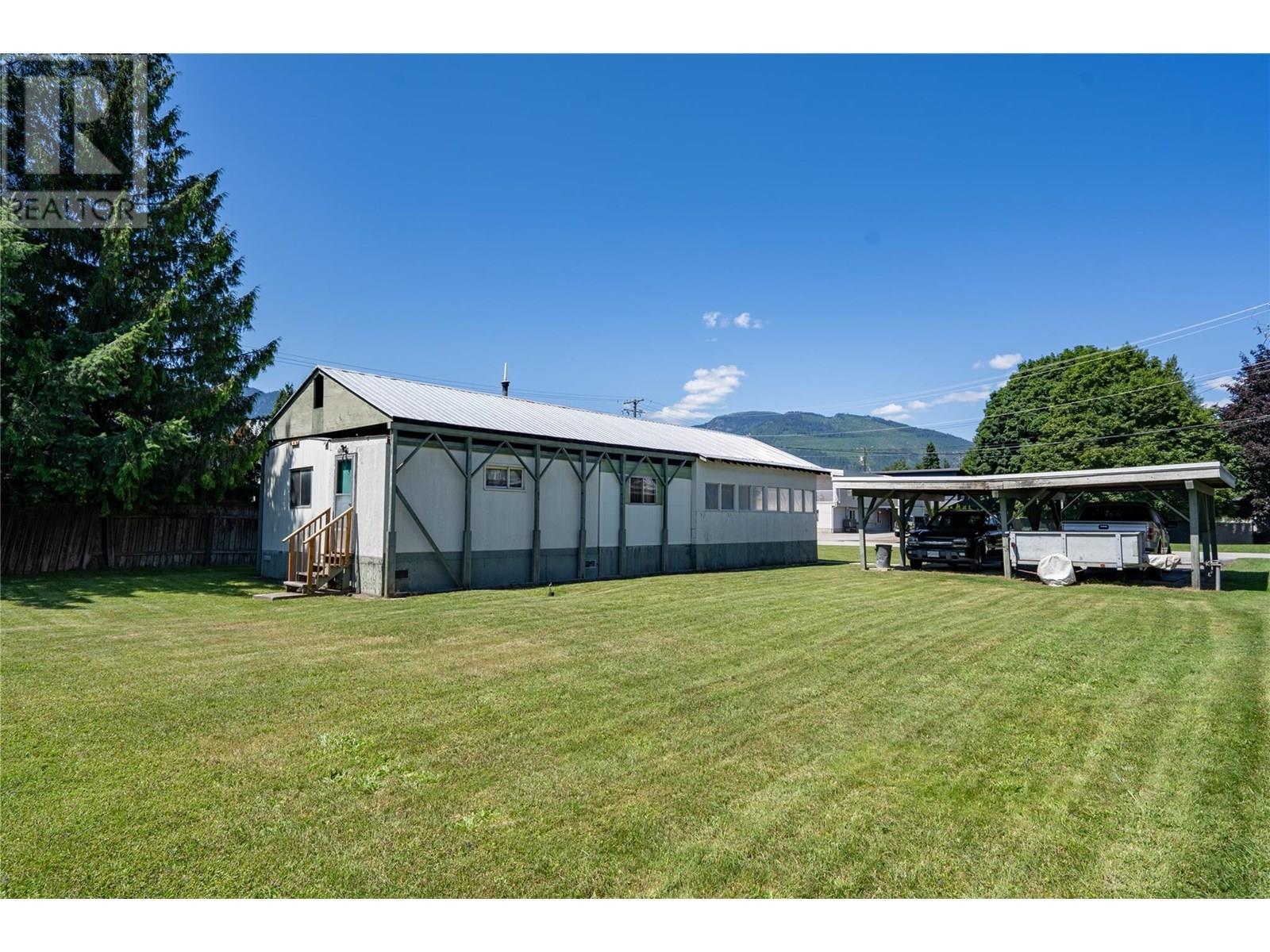 Property Photo: 802 Center Street BC V0E 2S0