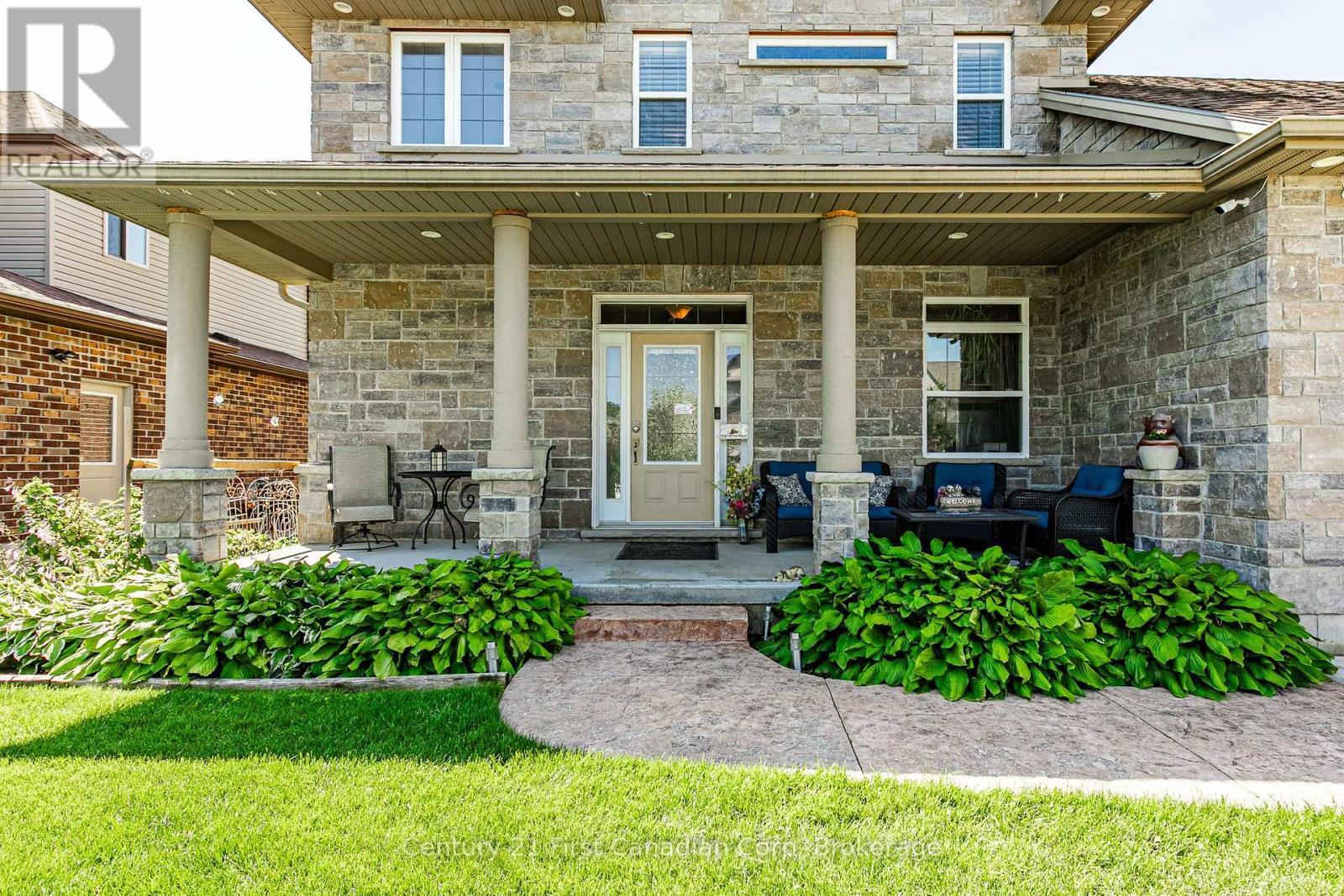 Property Photo:  78 Oliver Crescent  ON N0M 2M0 