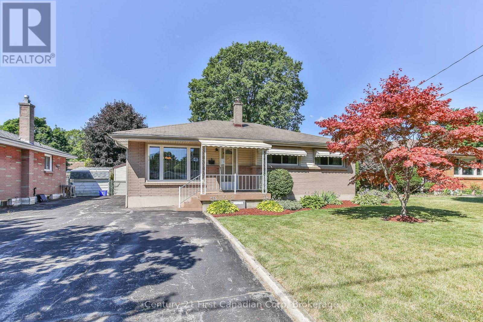 Photo de la propriété:  233 Atkinson Boulevard  ON N5W 4Z5 