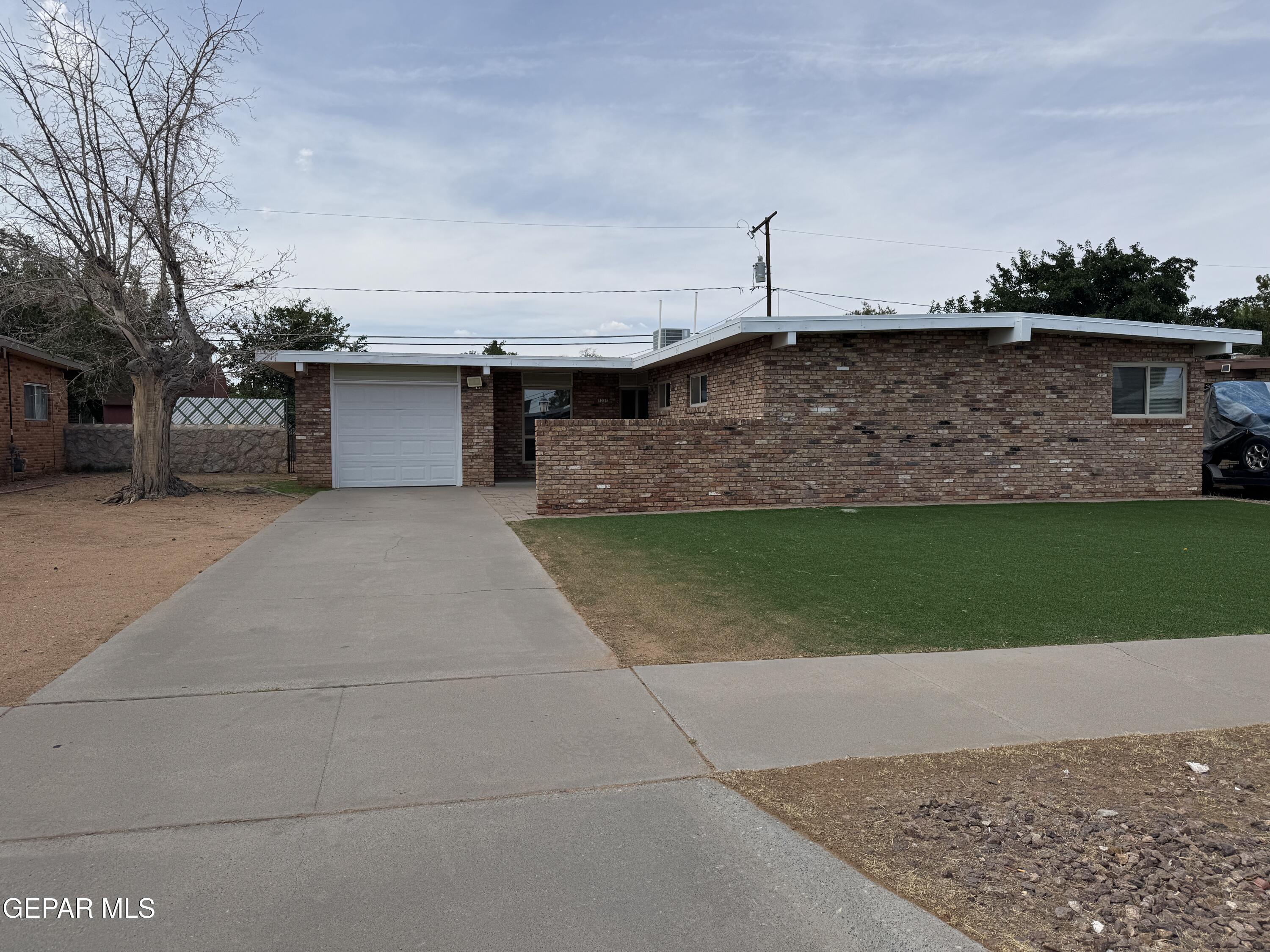 Property Photo: 5233 Chateau Avenue TX 79924