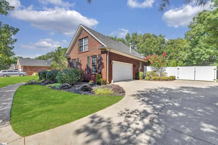 Property Photo:  110 N Carleila Lake Way  SC 29307 