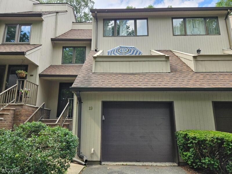 Property Photo:  19 Newcastle Ct  NJ 07046 