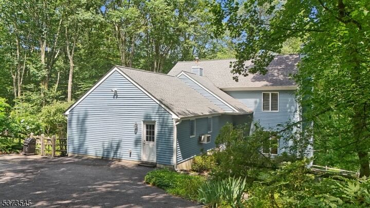 528 Brian Dean Dr  Glen Gardner Boro NJ 08826 photo