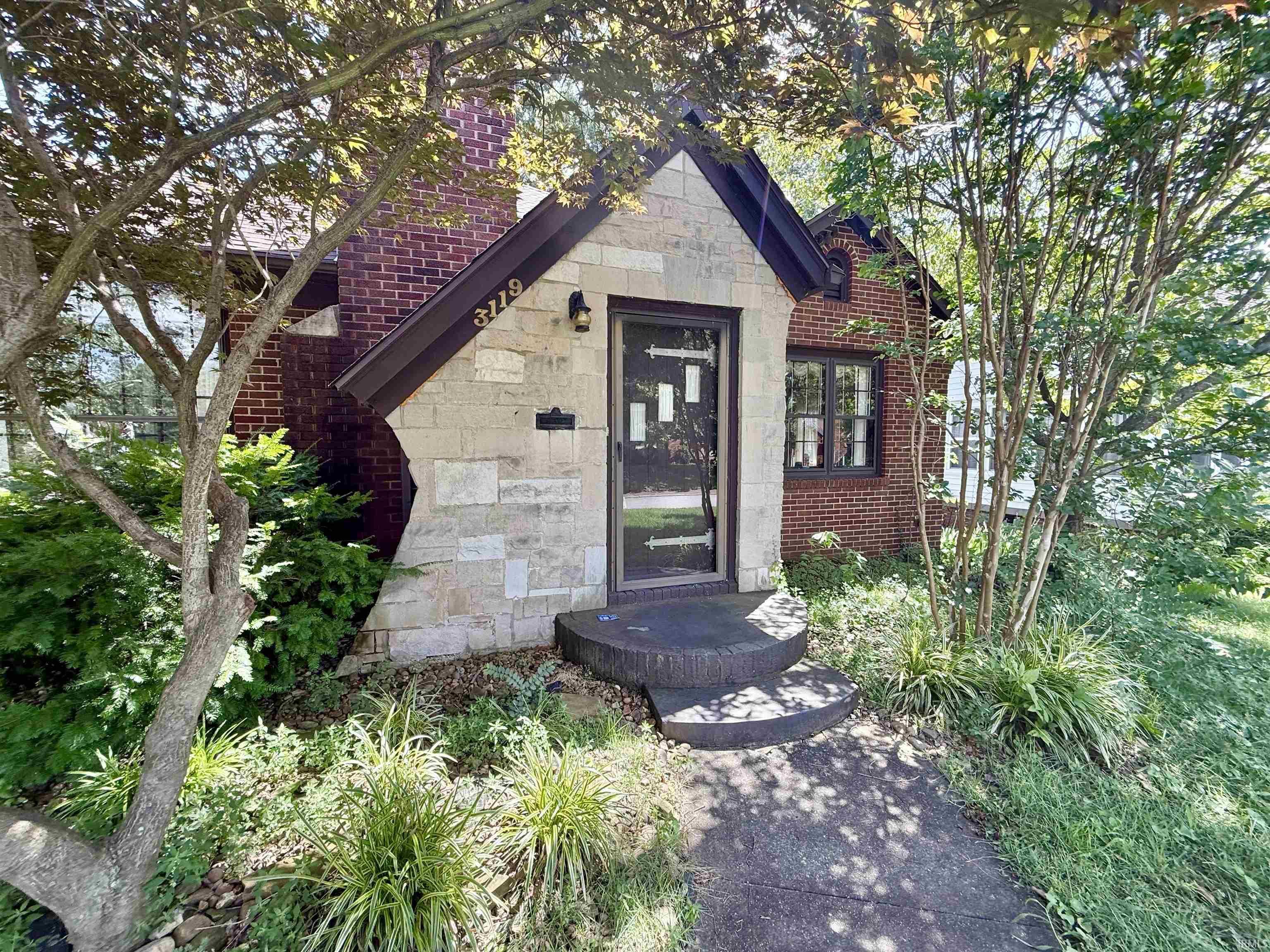 Property Photo: 3119 E Mulberry Street IN 47714
