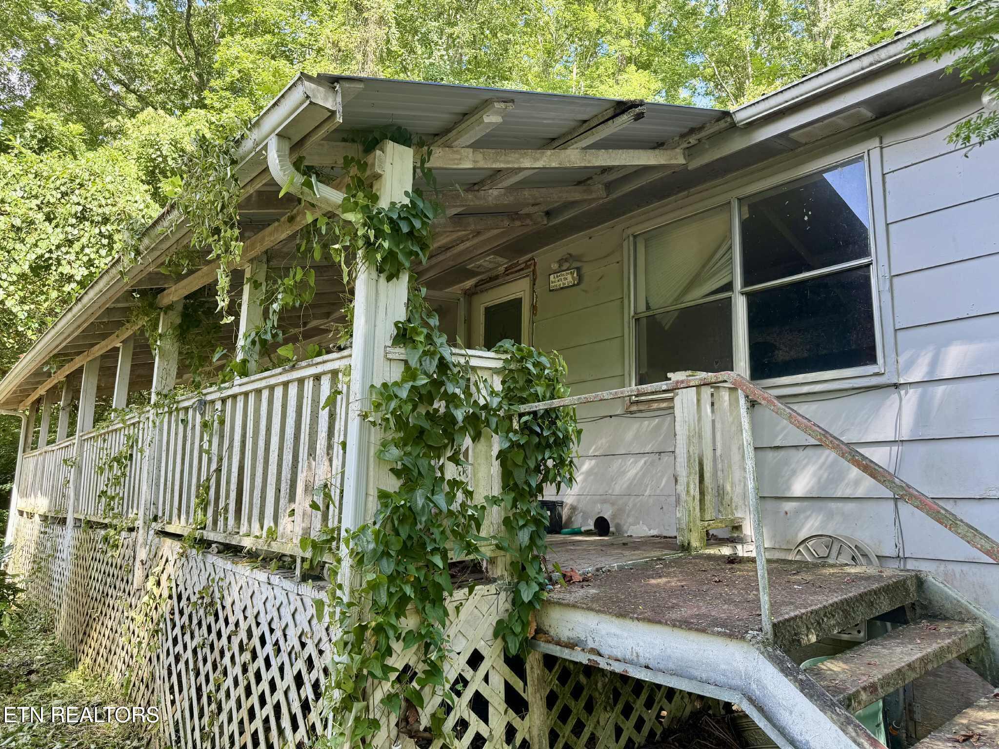 Property Photo:  571 Forks Grove Rd  TN 37766 