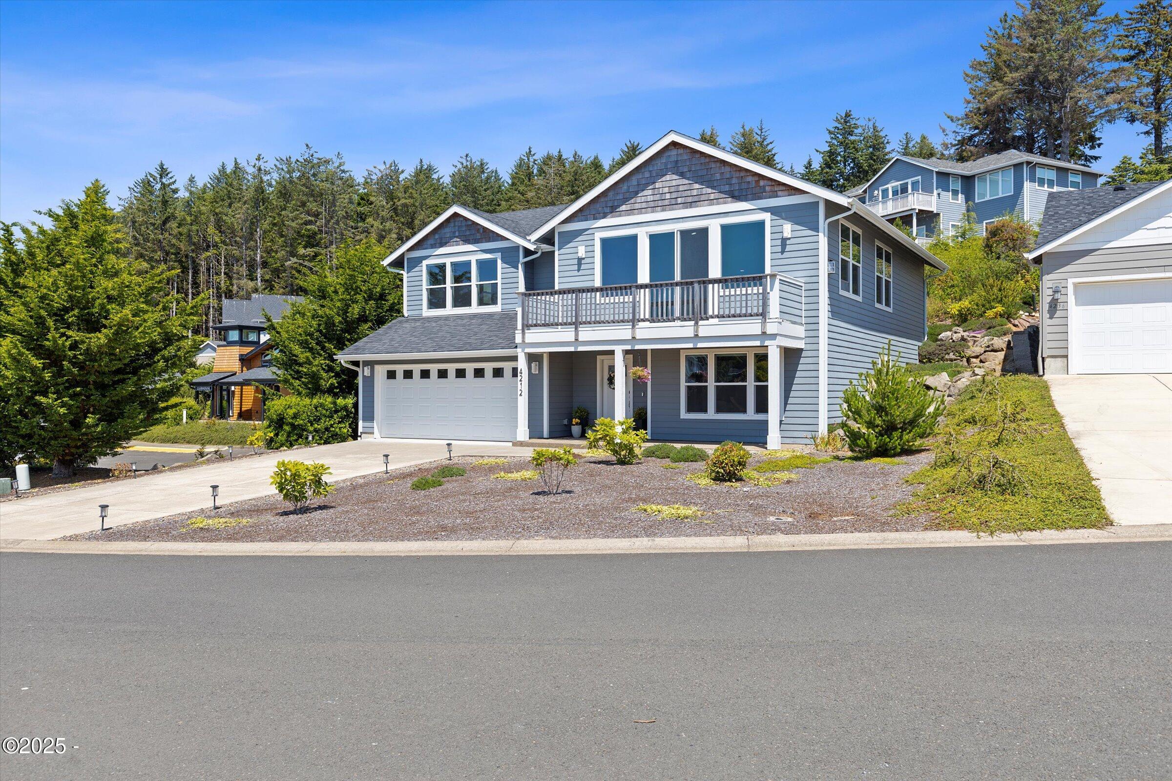 Property Photo: 4212 SE Jetty Avenue OR 97367