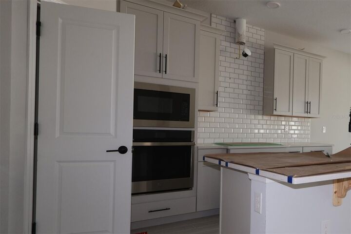 Property Photo: 801 River Stone Trail FL 32771