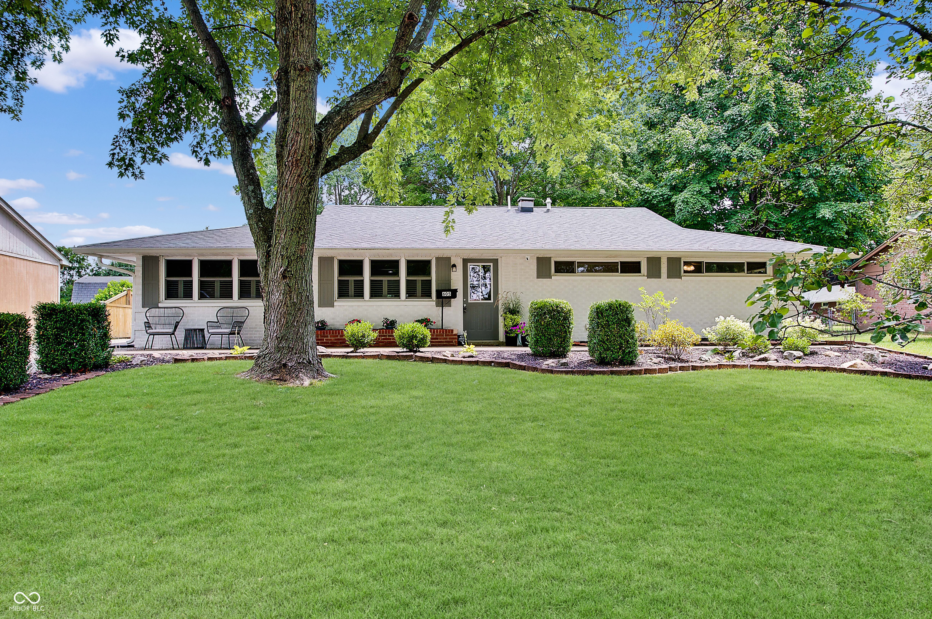 Property Photo:  605 Horton Street  IN 46142 