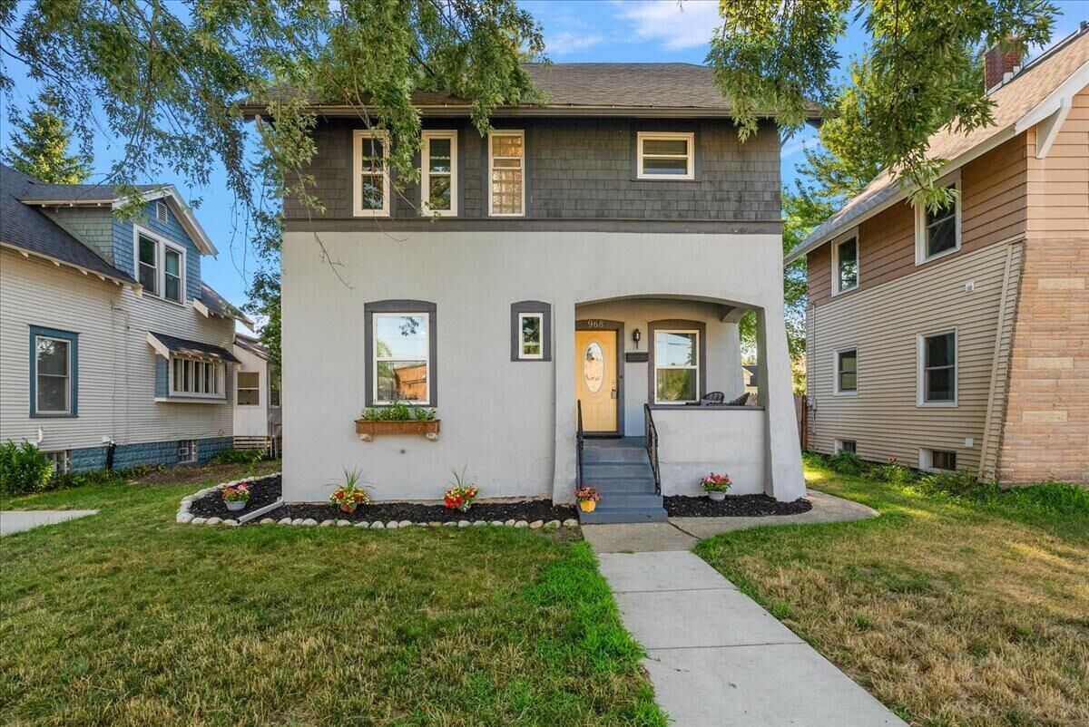 Property Photo: 968 Lincoln Avenue NW MI 49504