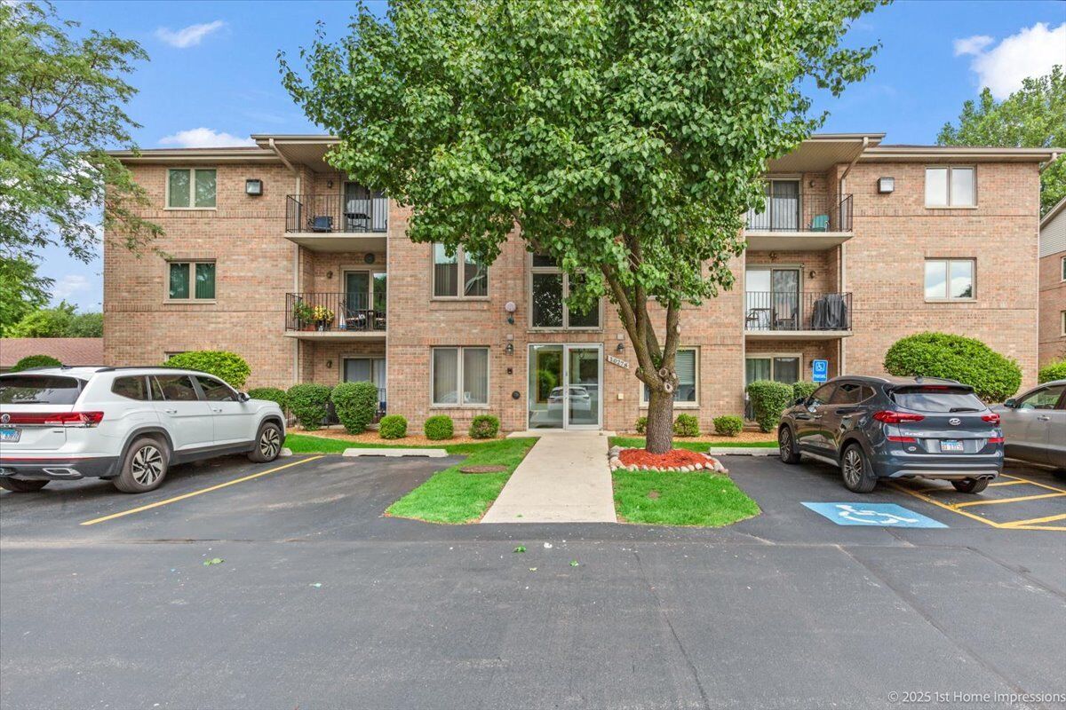 Property Photo:  10278 Southwest Highway 2C  IL 60415 