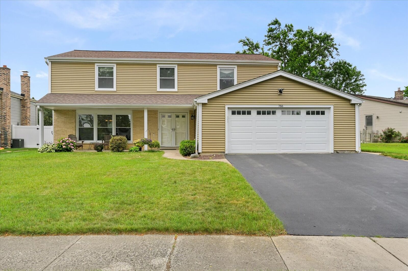 Property Photo:  766 Oakwood Drive  IL 60559 