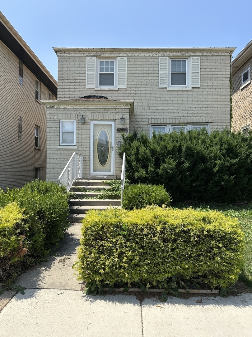 Property Photo: 1644 Clarence Avenue IL 60402